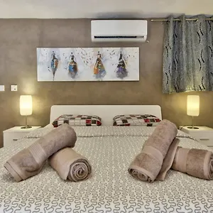 stunning-views-spinola-penthouse.qawrahotelsmalta.org/